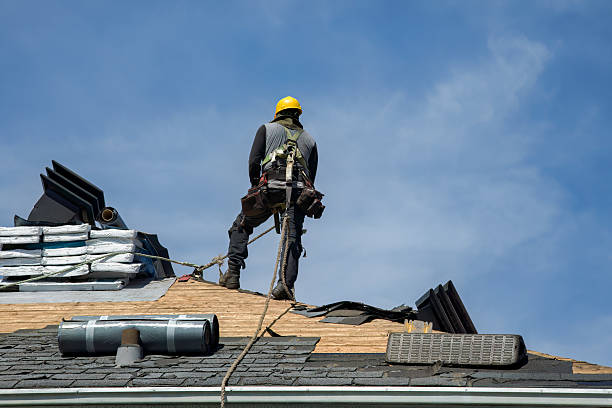 Professional Roofing technician working in De Soto, KS